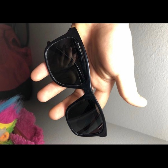 Gucci Glasses %100 authentic - Picture 5 of 8